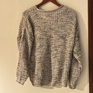Vintage Women's Textured Knit Pullover Crew Neck Sweater in Gray